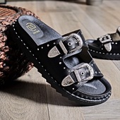 ✨Elles viennent d'arriver en magasin et sont disponibles sur notre site www.falbala-chaussures.fr !
Belle soirée à toutes et bon shopping !✨