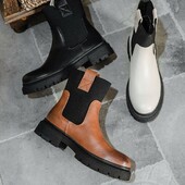 Bottines Bari 49.90 € ✨
A retrouver sur www.falbala-chaussures.fr

#falbalaboutique #frenchbrand #shoes #fashion #ootd #style #shoeslover #shoesaddict #bottinesemellecrantee